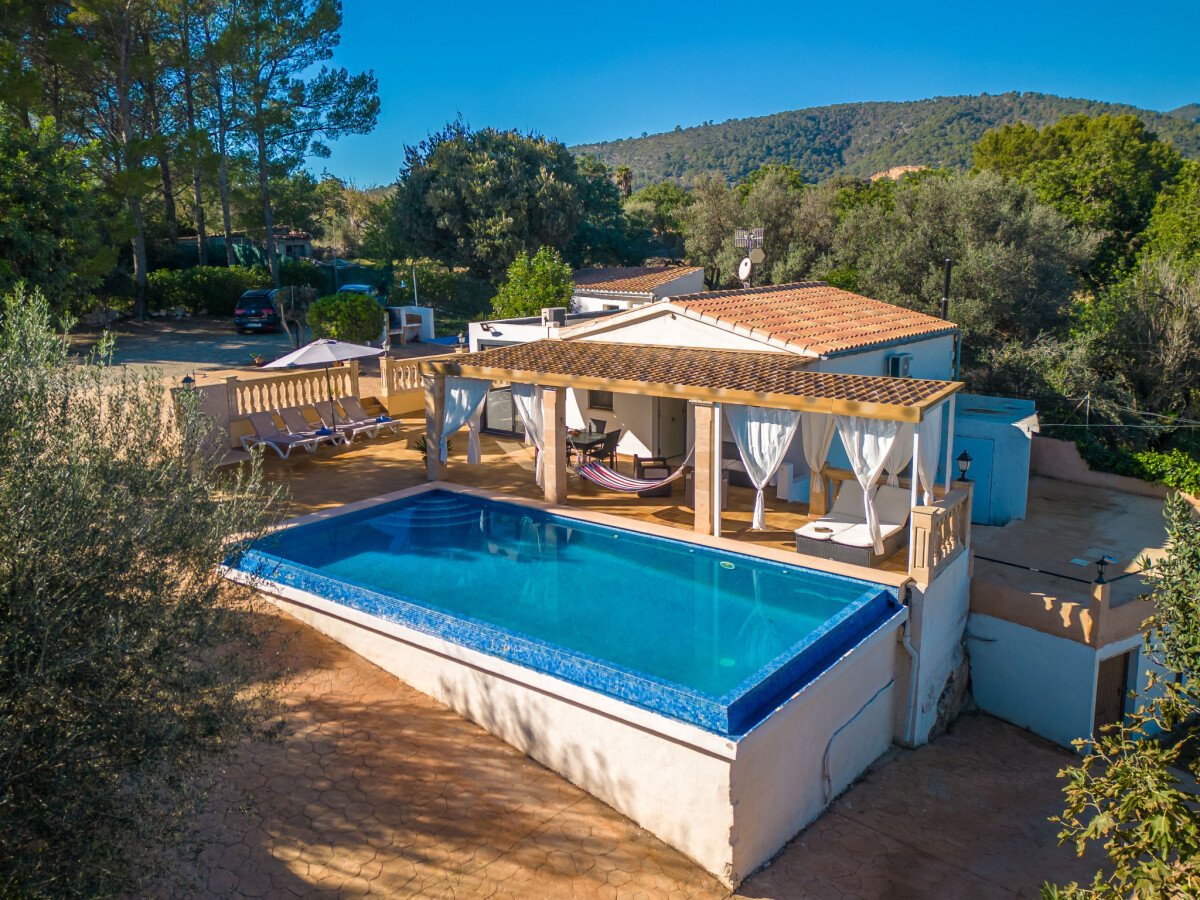 Maison de campagne moderne, 2 chambres, avec piscine