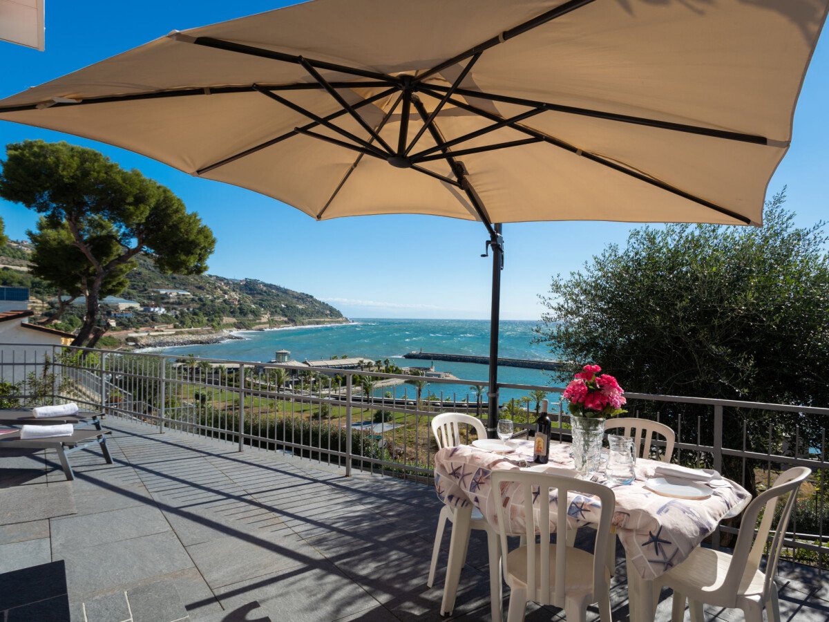 Casa 2 camere, con vista mare