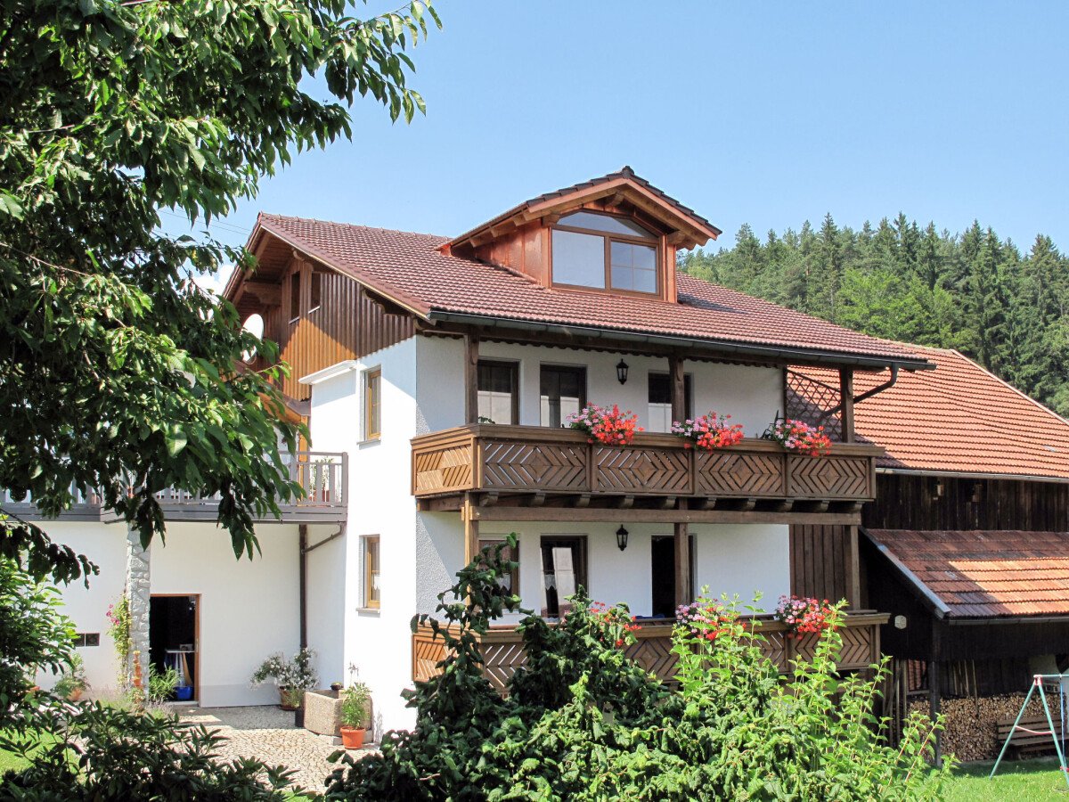Wohnung 2 Schlafzimmer, mit Garten