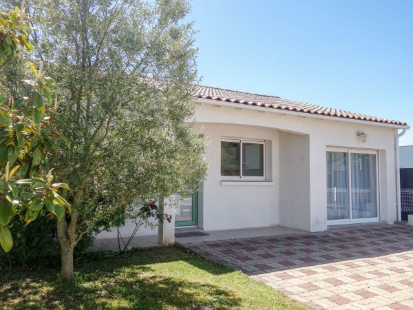 Maison de campagne moderne, 3 chambres, avec jardin