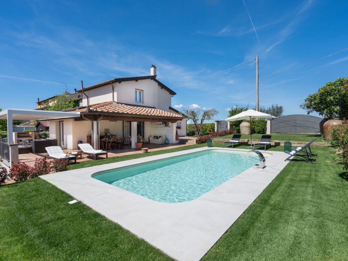 Casa 3 camere, con piscina