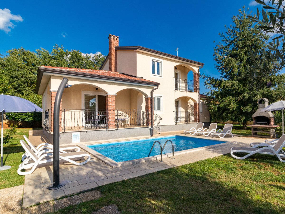 Ferienhaus 3 Schlafzimmer, mit Pool