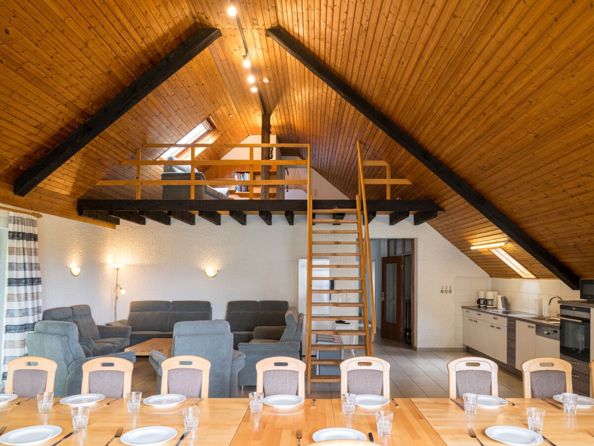 Wohnung 5 Schlafzimmer, mit Garten