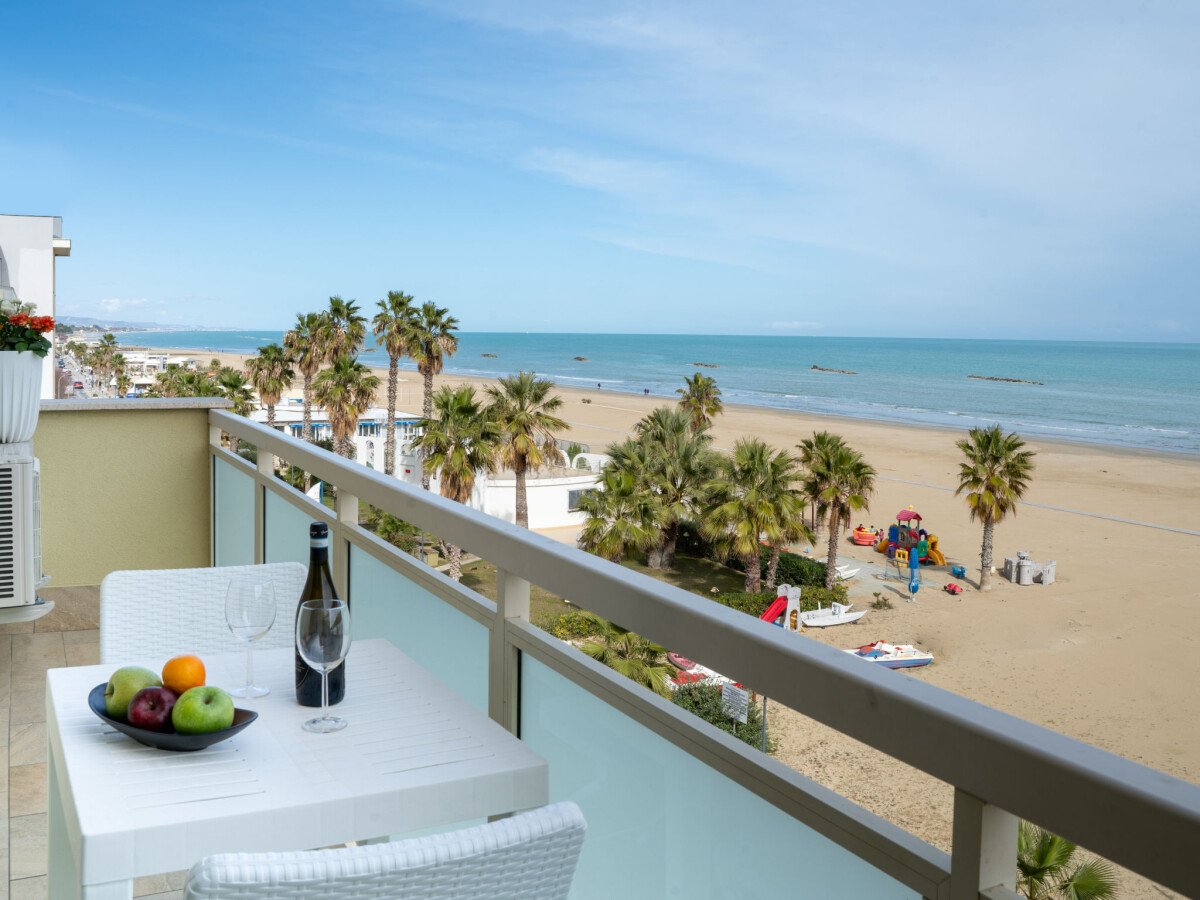 Appartamento 1 camera, con vista mare