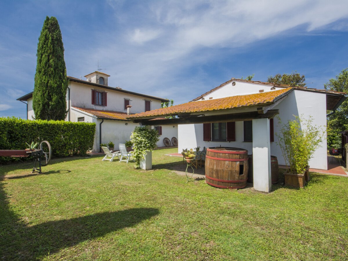Casa 2 camere, con giardino