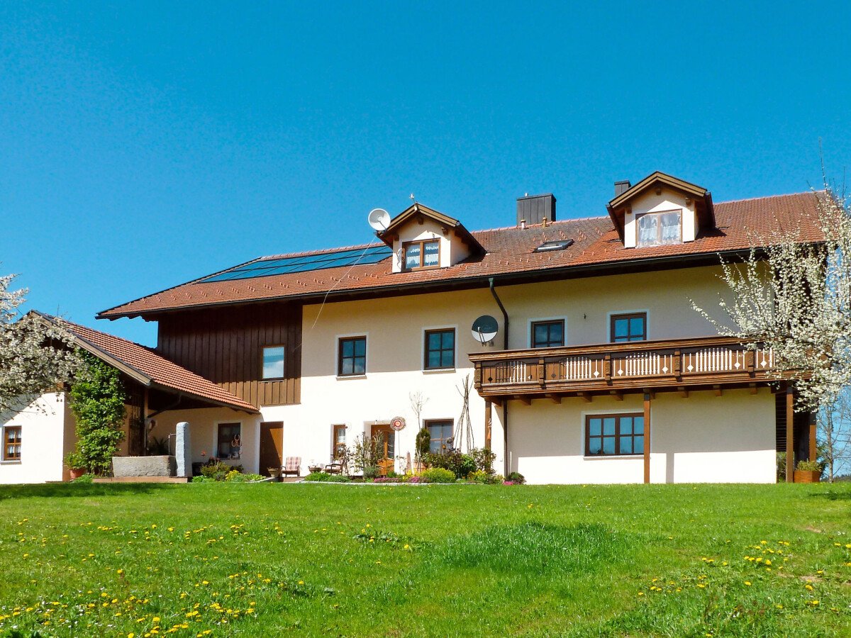 Wohnung 2 Schlafzimmer, mit Garten