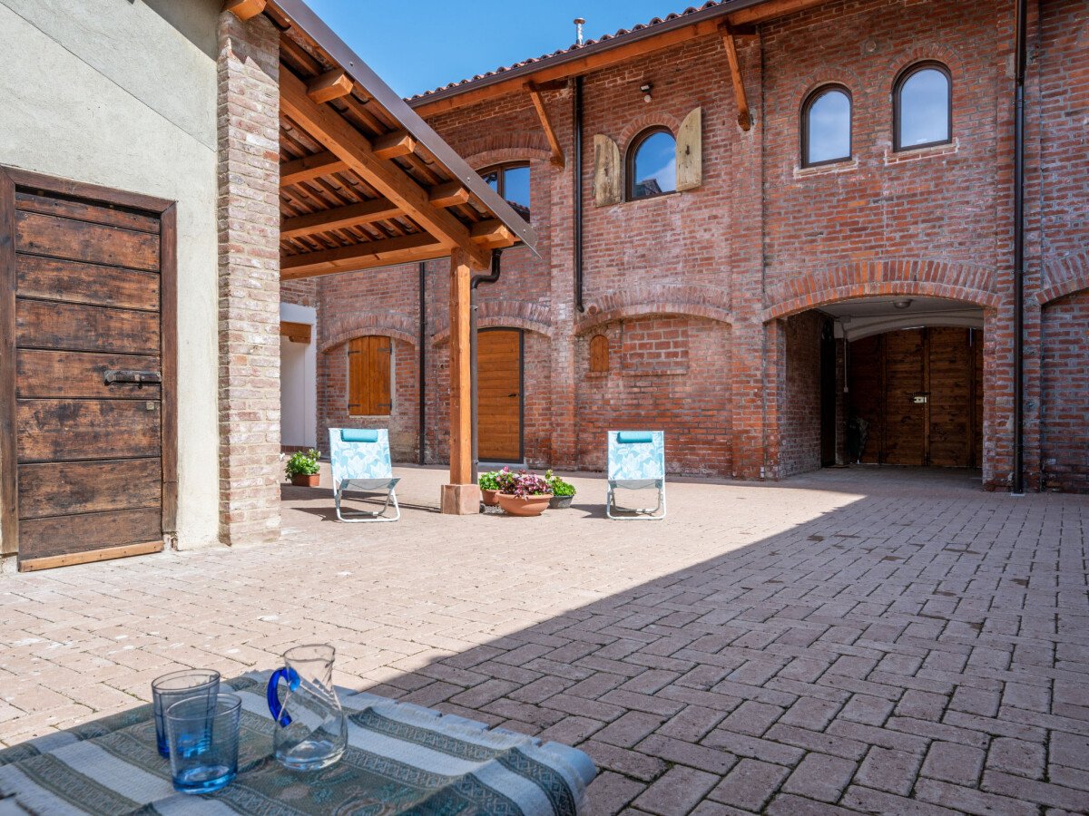 Appartamento 2 camere, con giardino