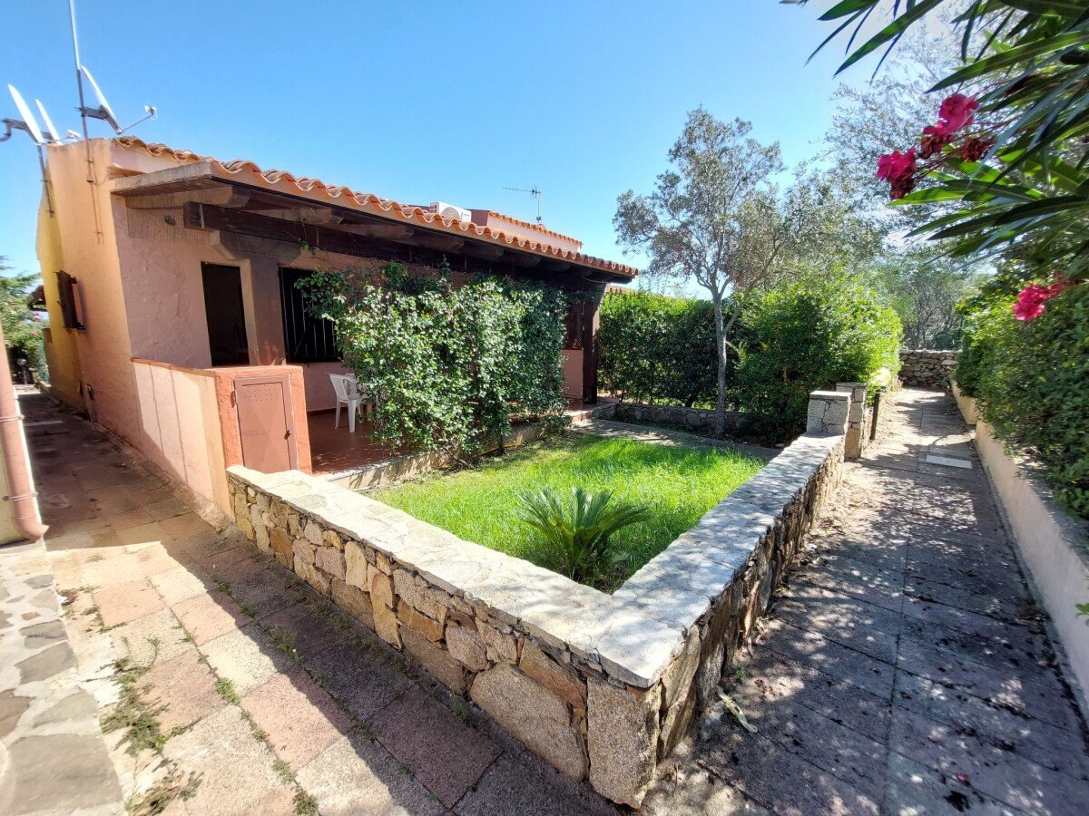 Residence 1 camera, con giardino