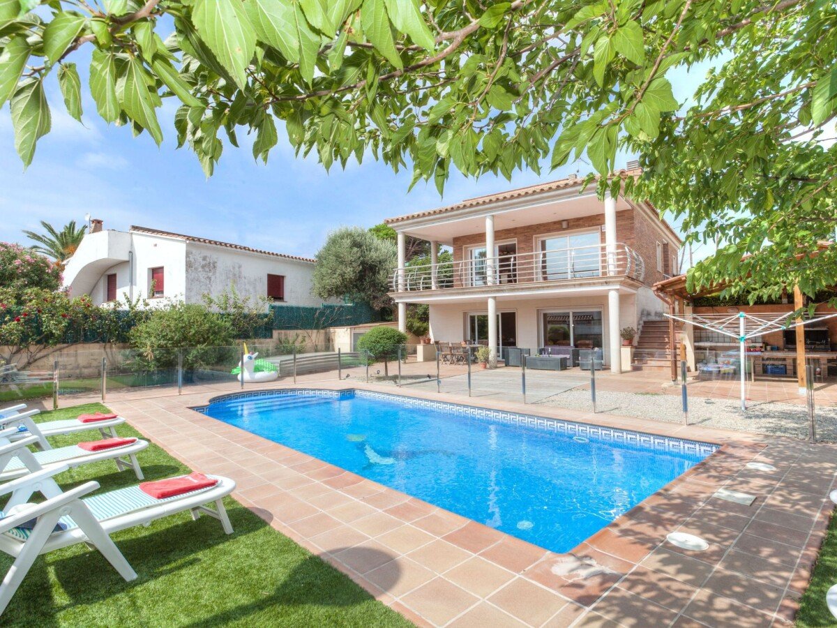 Villa confortable, 4 chambres, avec piscine