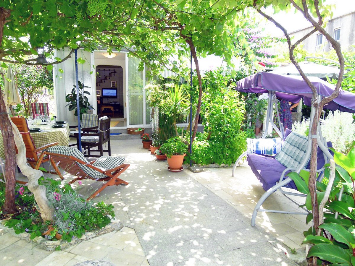 House 3 bedrooms, with garden