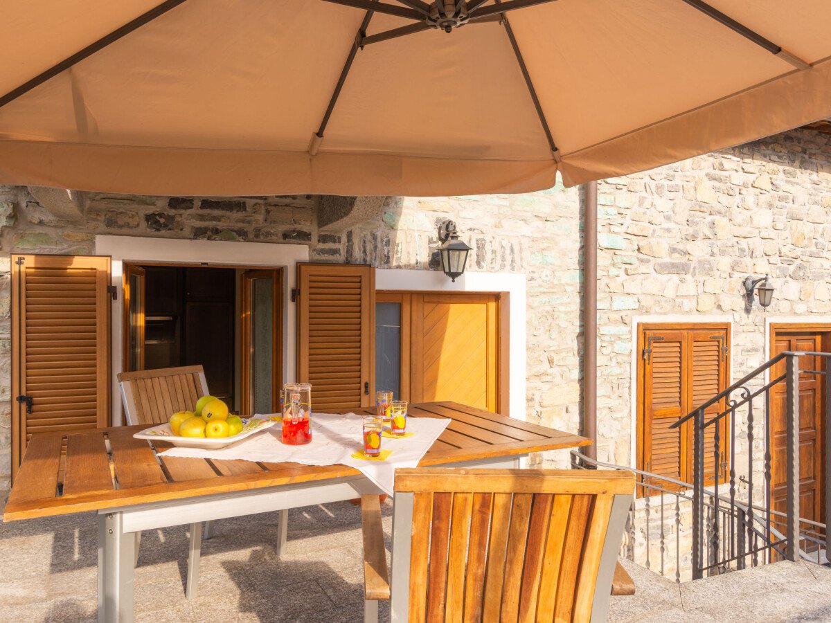 Casa 1 camera, con giardino