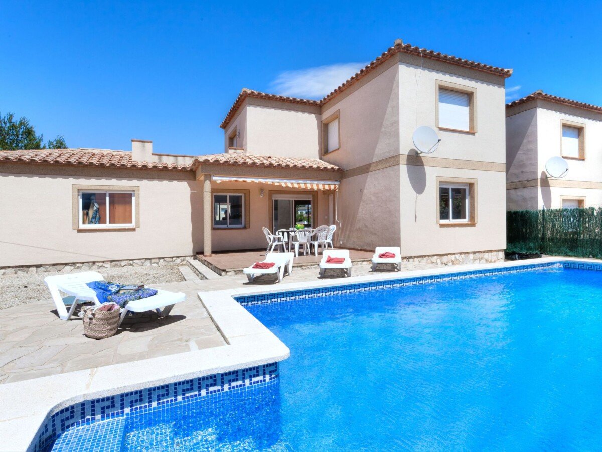 Villa 4 habitaciones, con piscina