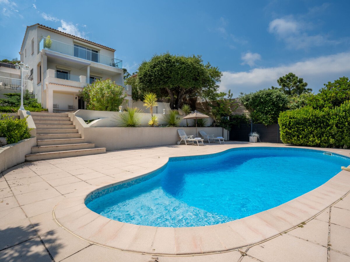 Villa confortable, 5 chambres, avec vue sur mer