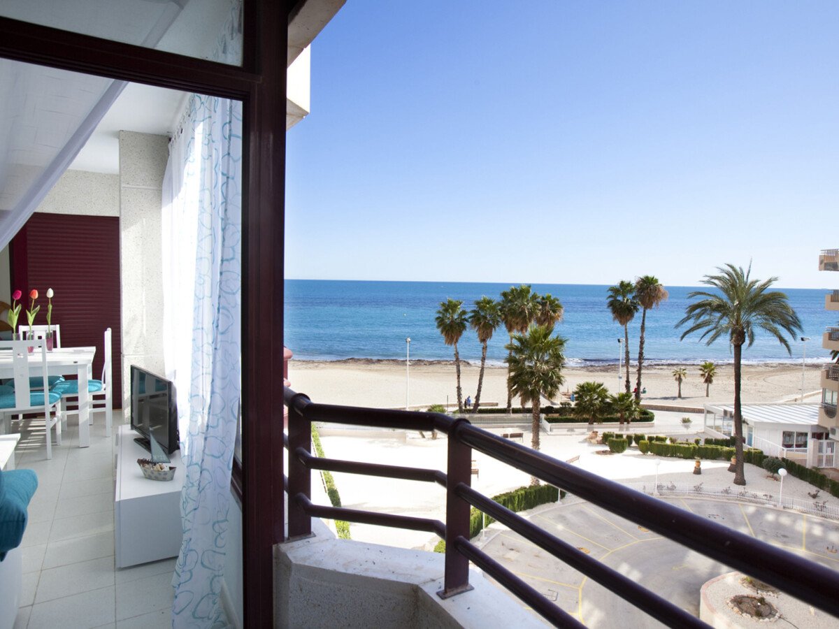 Appartement moderne, 2 chambres, avec piscine