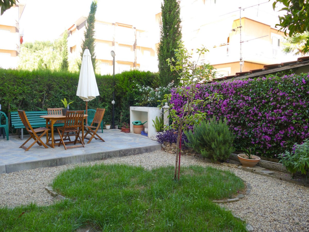 Appartamento 2 camere, con giardino