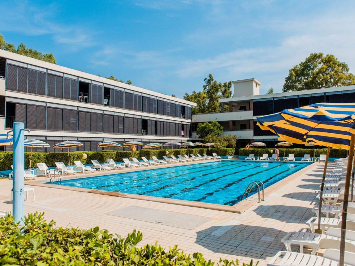 Residence 1 camera, con piscina