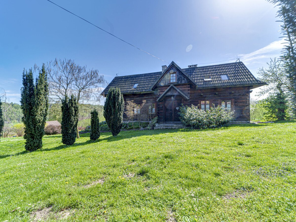 House 4 bedrooms, with pool