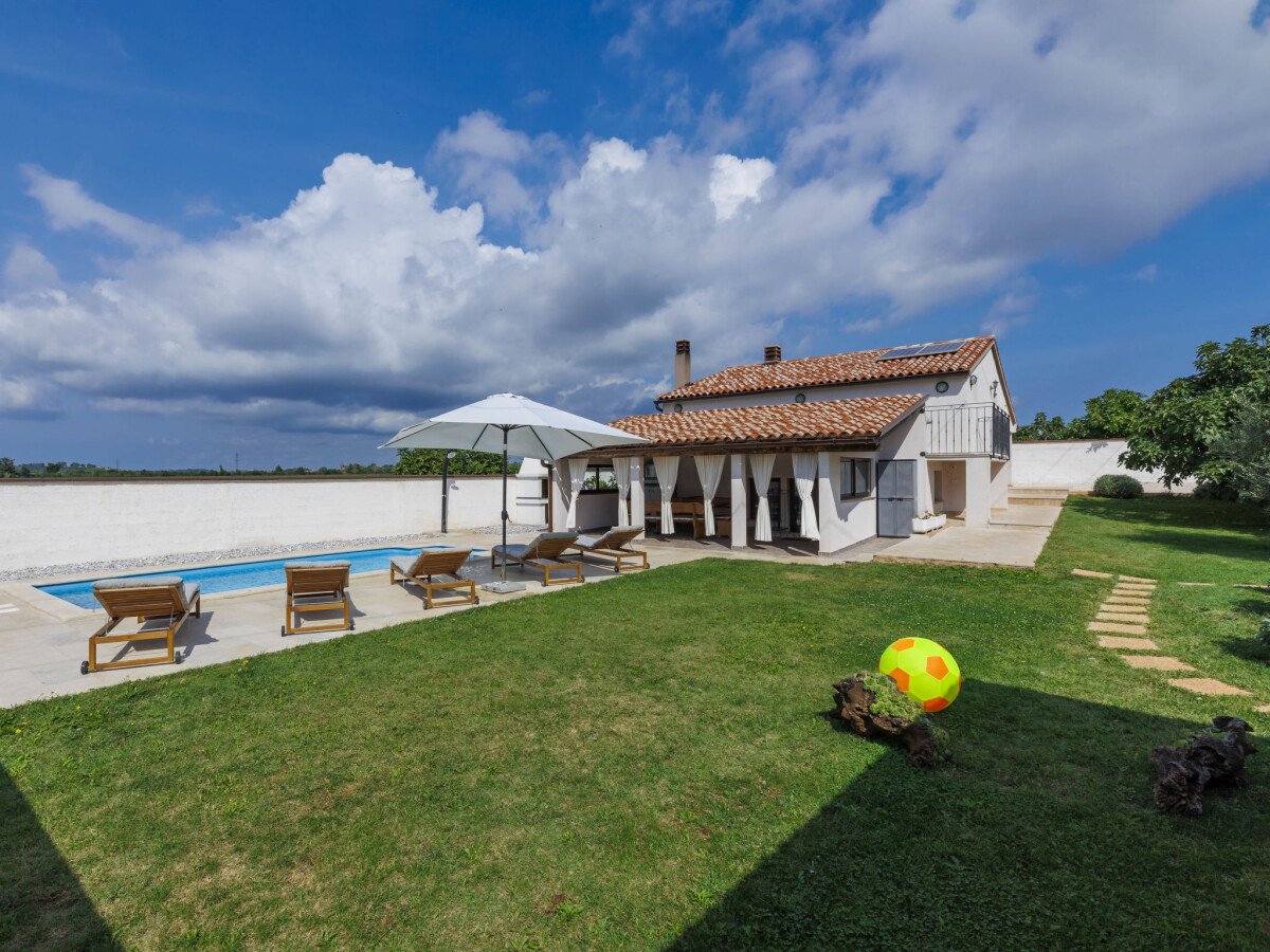 Ferienhaus 4 Schlafzimmer, mit Pool
