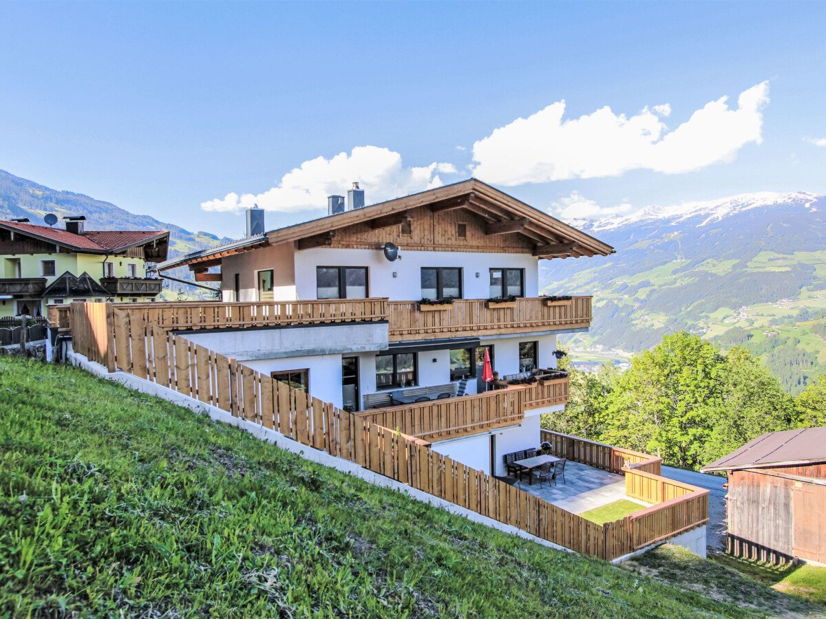 Appartement moderne, 2 chambres, avec jardin