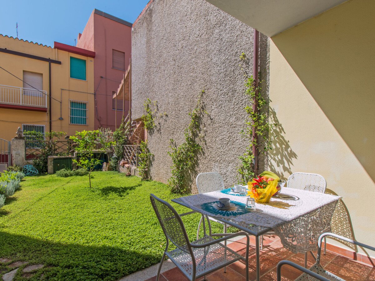 Appartamento 1 camera, con giardino