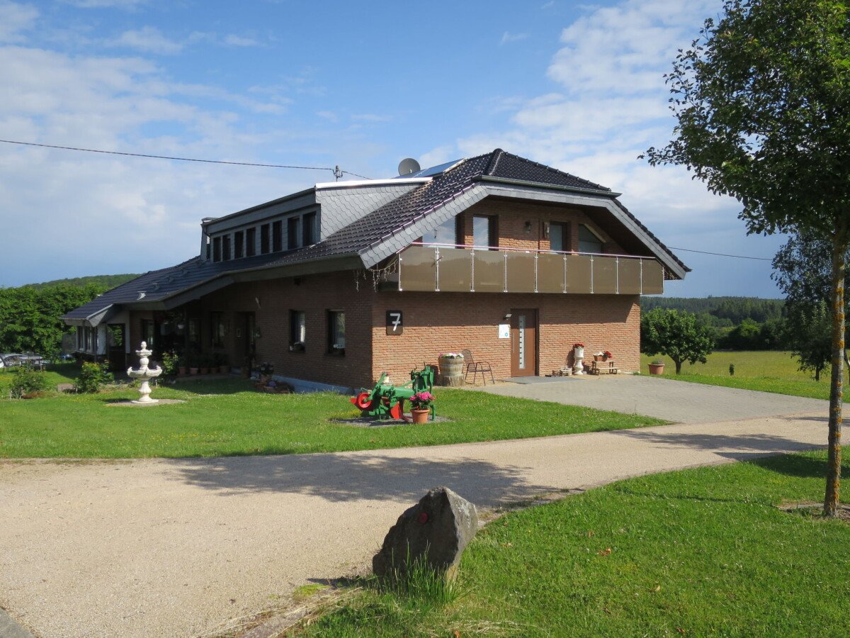 Wohnung 3 Schlafzimmer, mit Garten