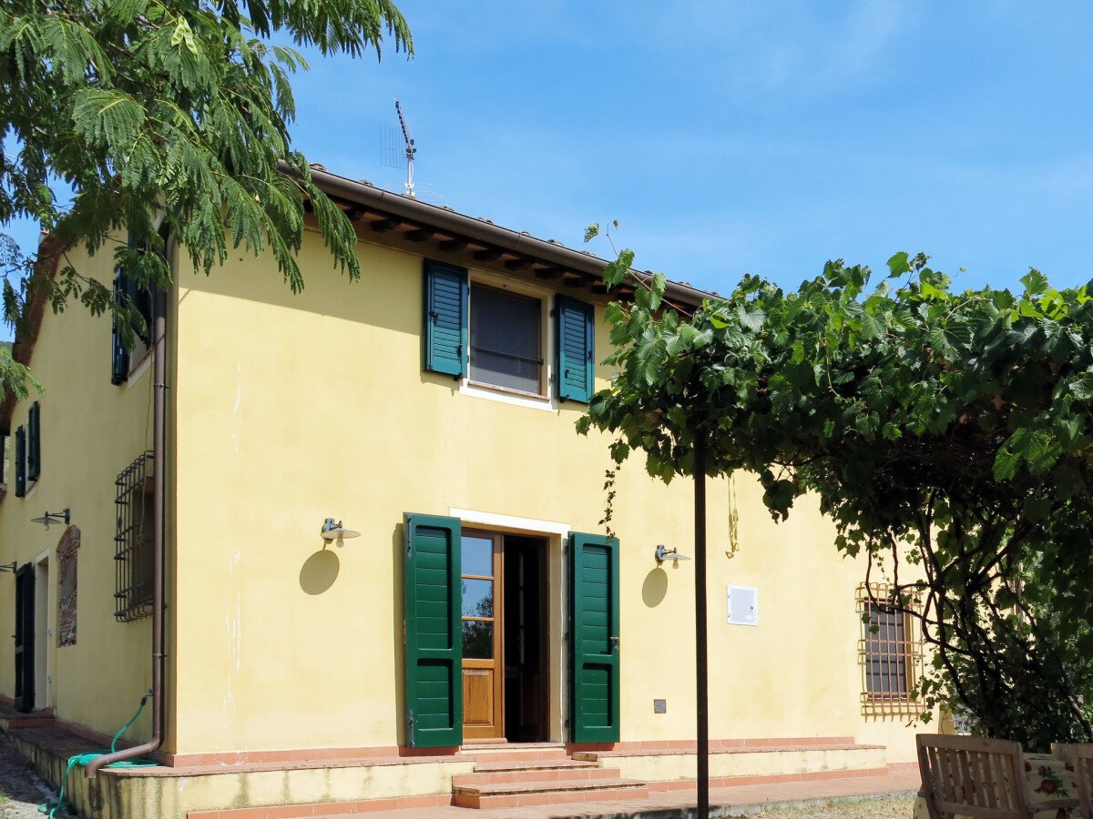 Casa 3 camere, con giardino