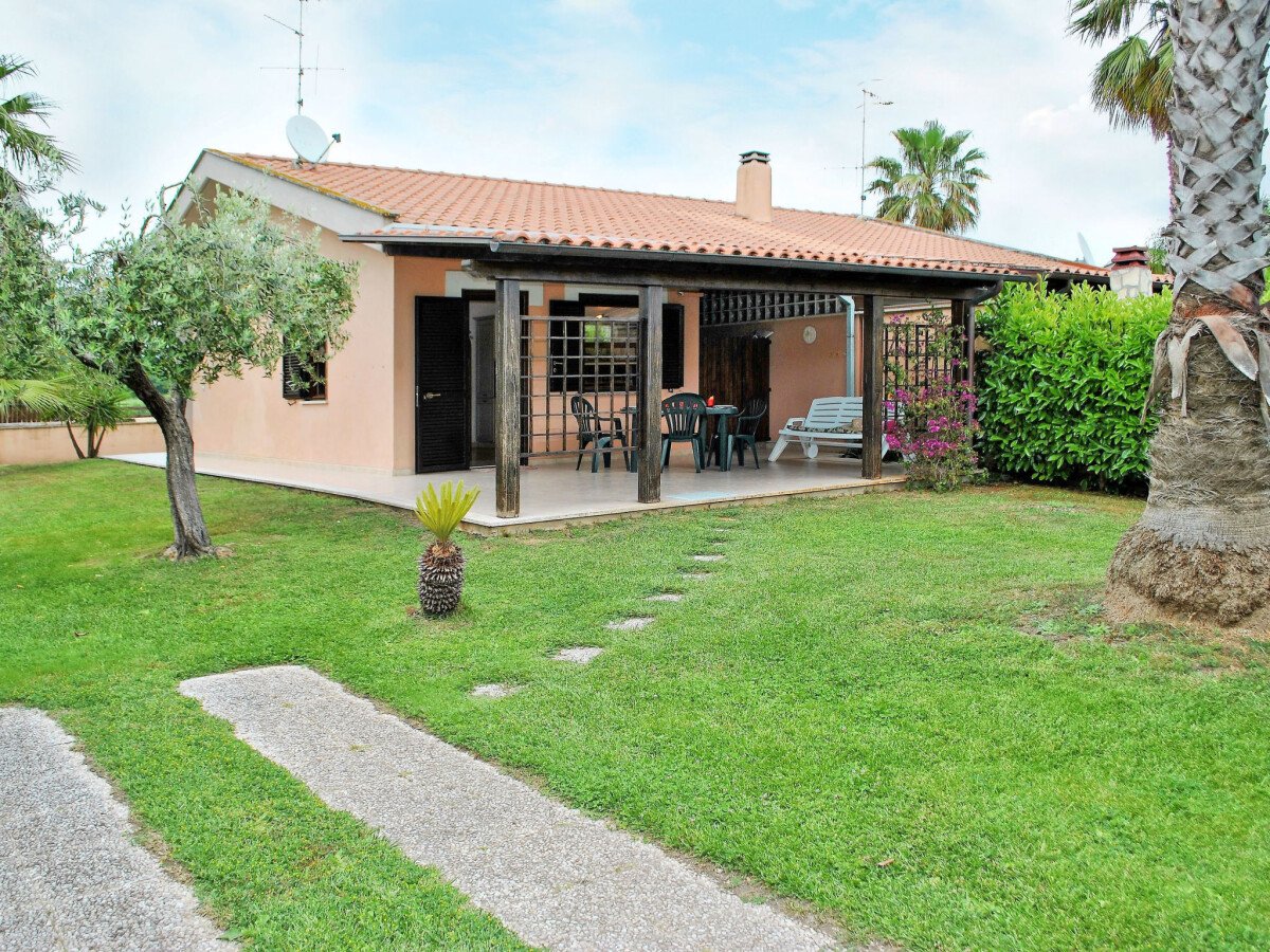 Residence 2 camere, con giardino
