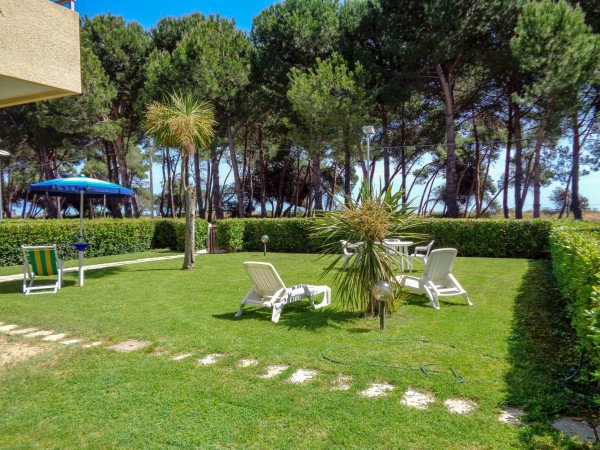 Residence 1 camera, con giardino