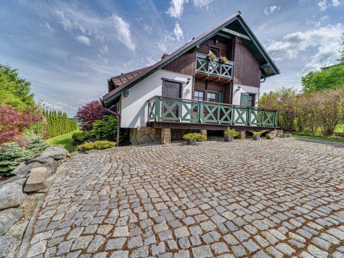 House 2 bedrooms, with garden