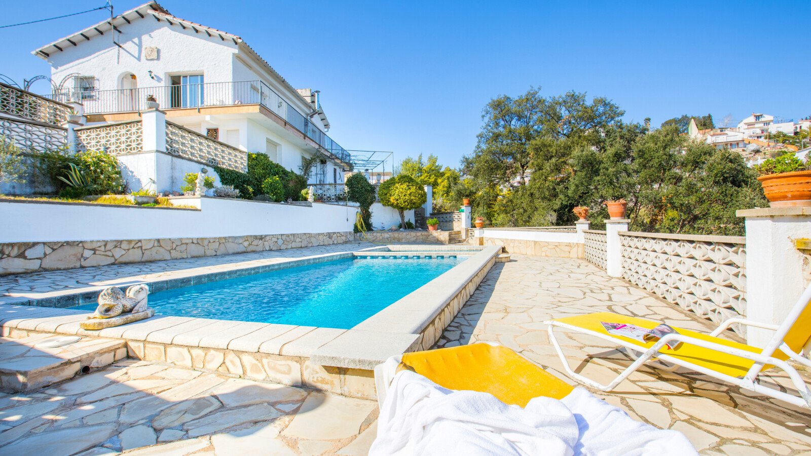Villa 3 camere, con vista mare