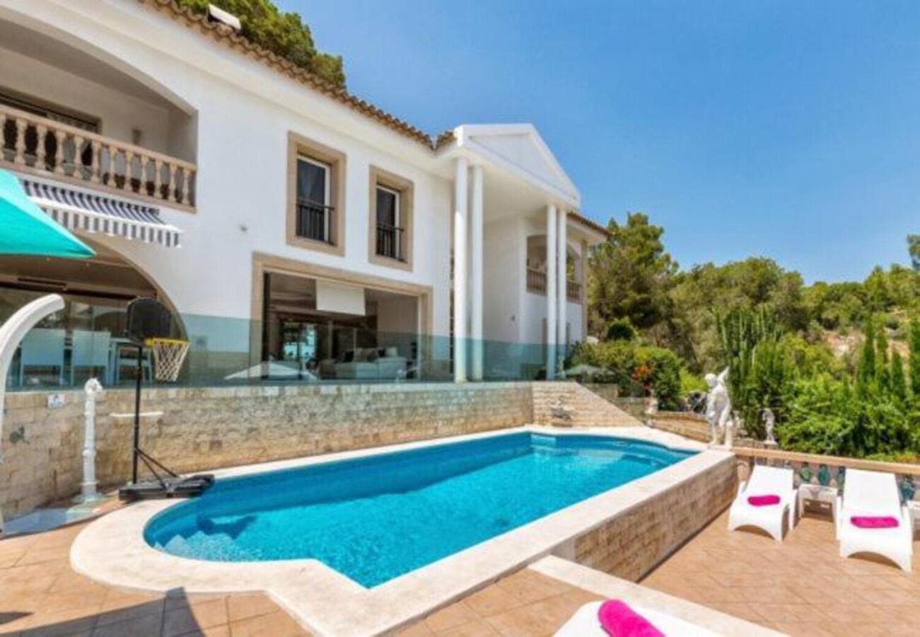 Villa 5 habitaciones, con jacuzzi