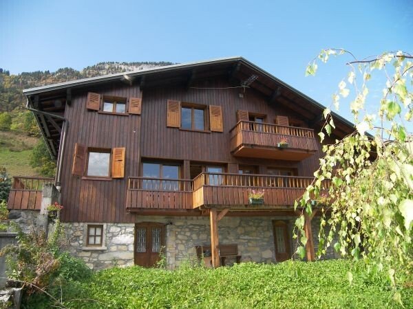 Chalet tout confort, 5 chambres, avec jardin
