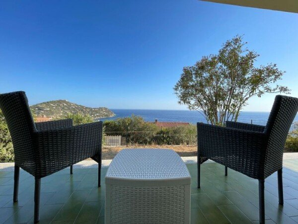 Casa 2 camere, con vista mare