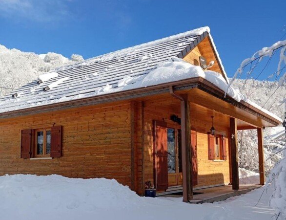 Chalet tout confort, 2 chambres, avec jardin