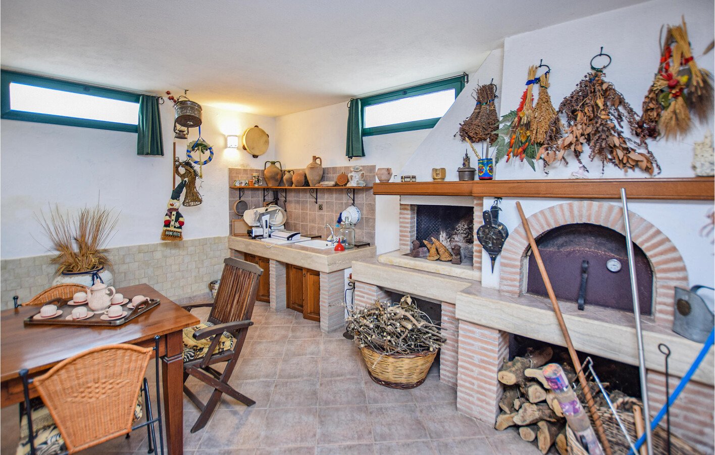 @todoptHouse 2 bedrooms, @todoptwith pool