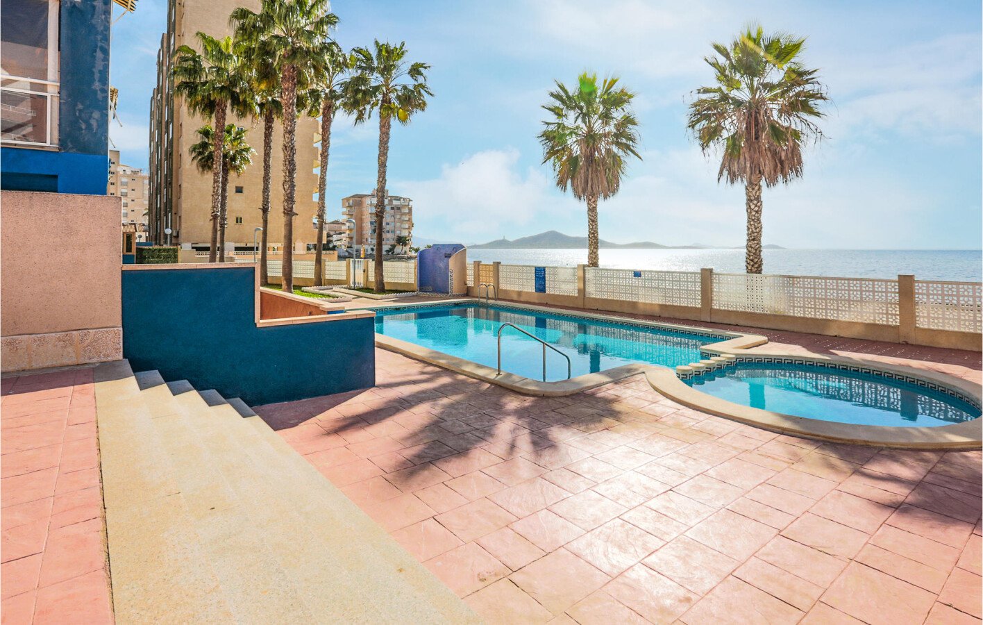 Appartement confortable, 2 chambres, avec vue sur mer