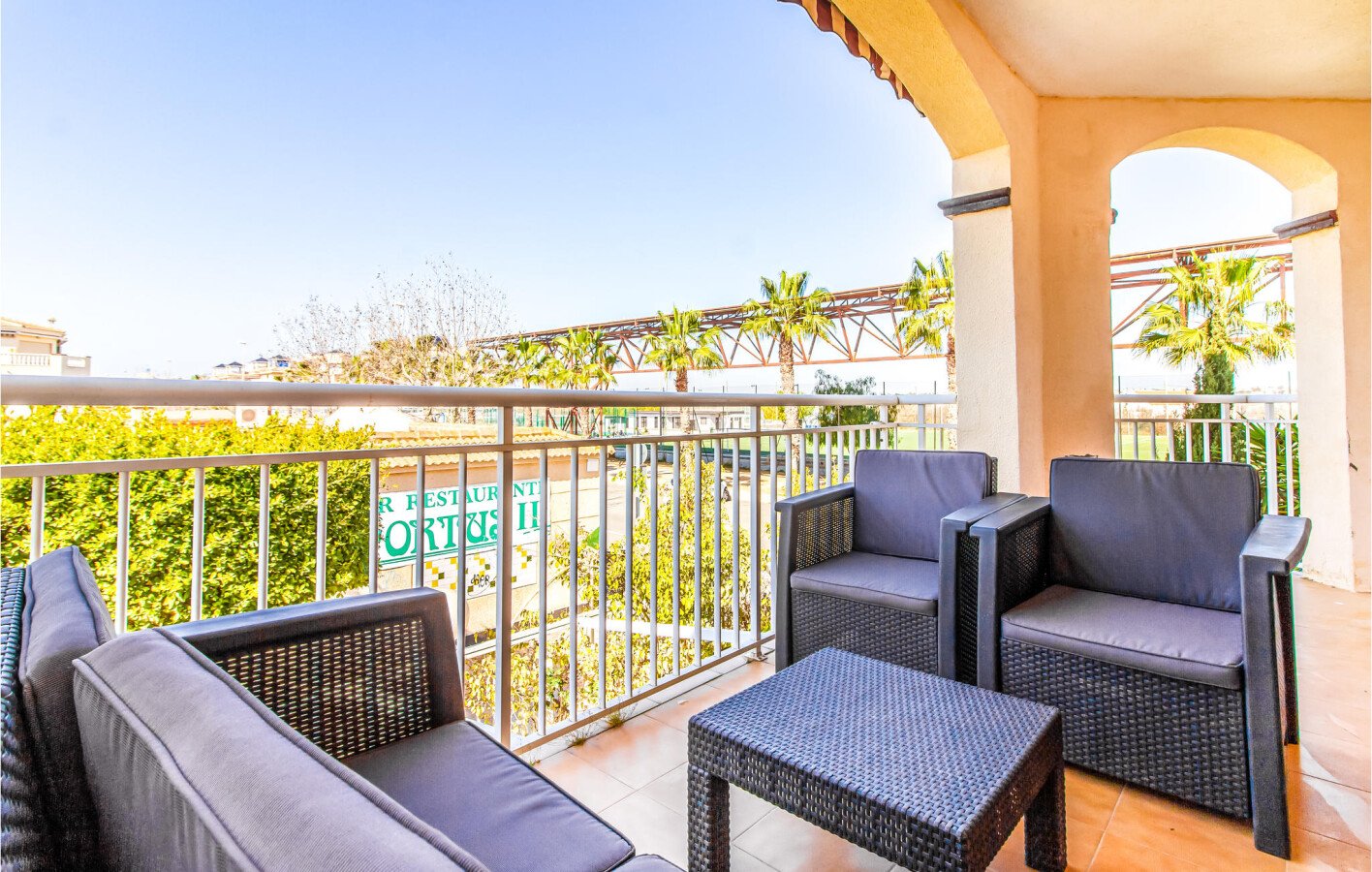 House 3 bedrooms, with sea view