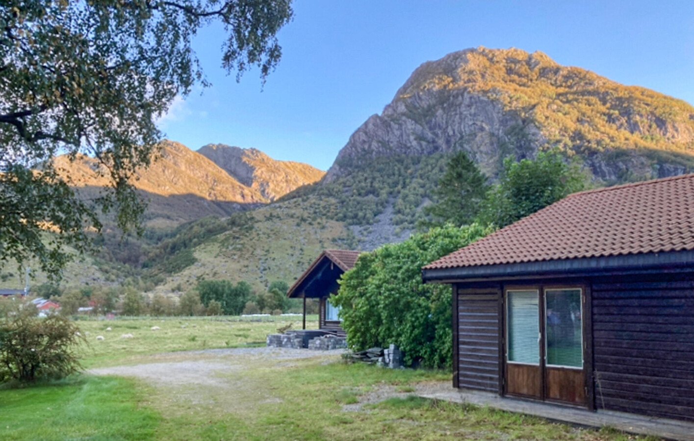 House 2 bedrooms, with fireplace