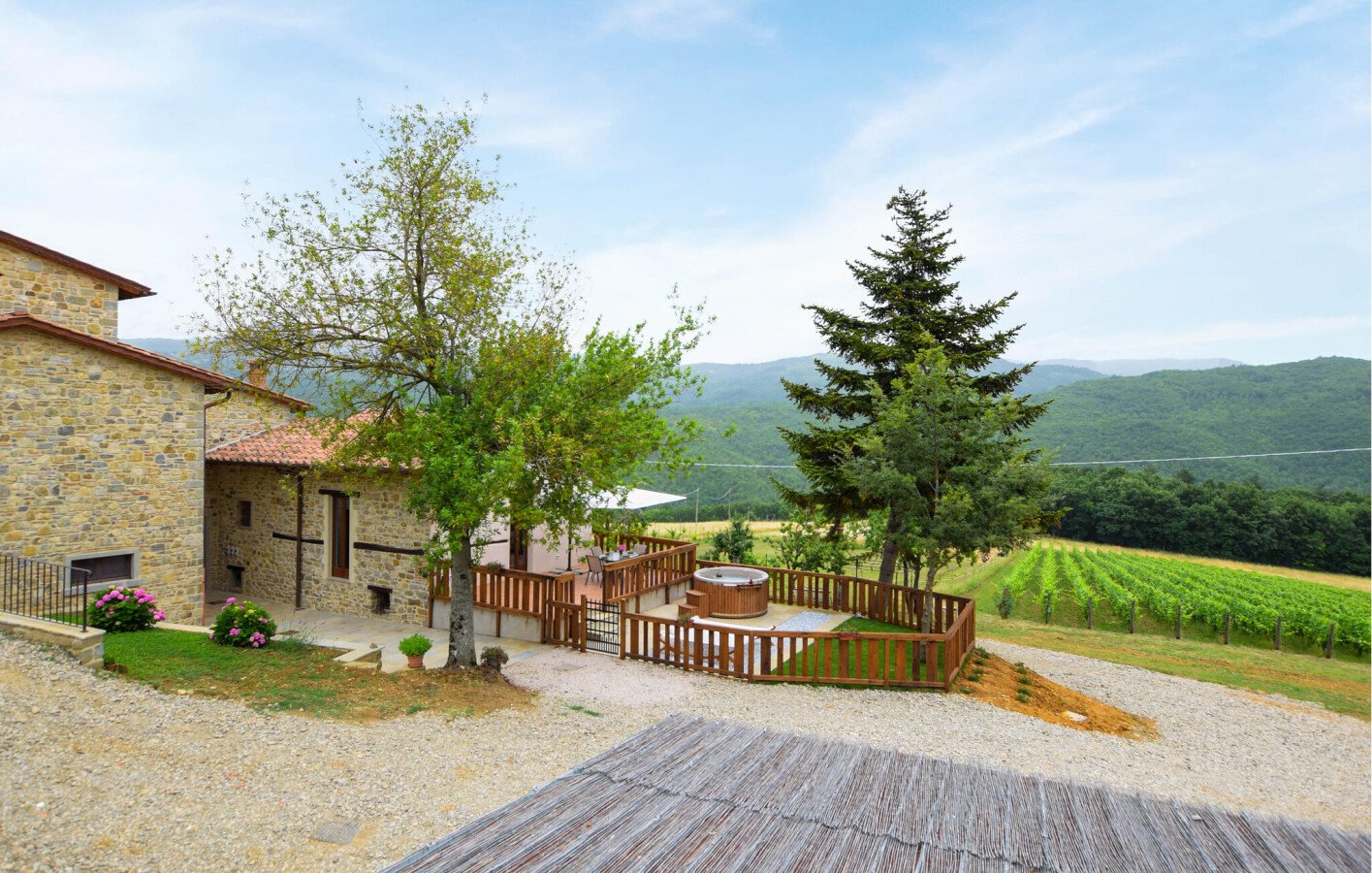 Casa 2 camere, con giardino