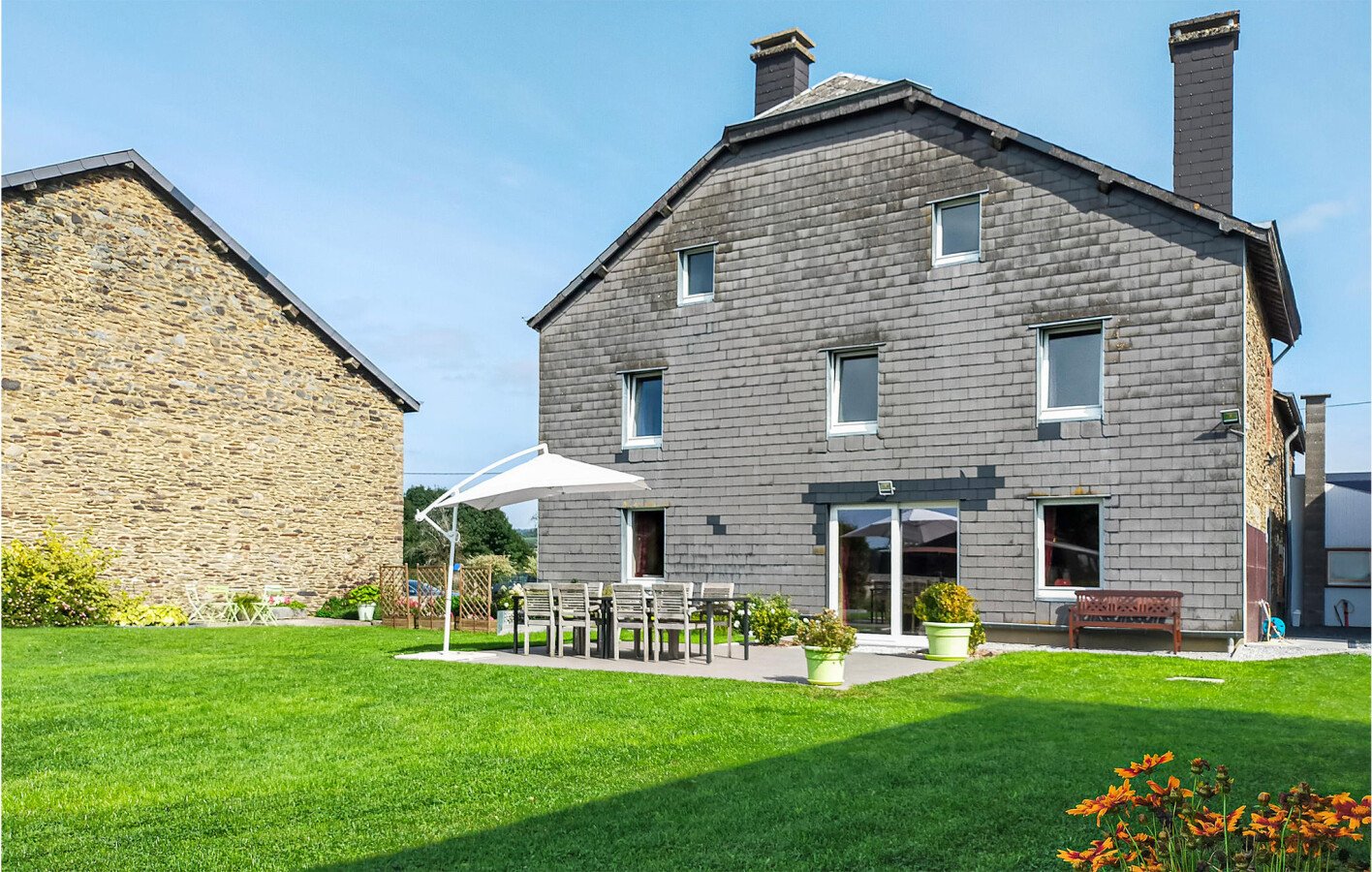 Maison confortable, 4 chambres, avec jardin