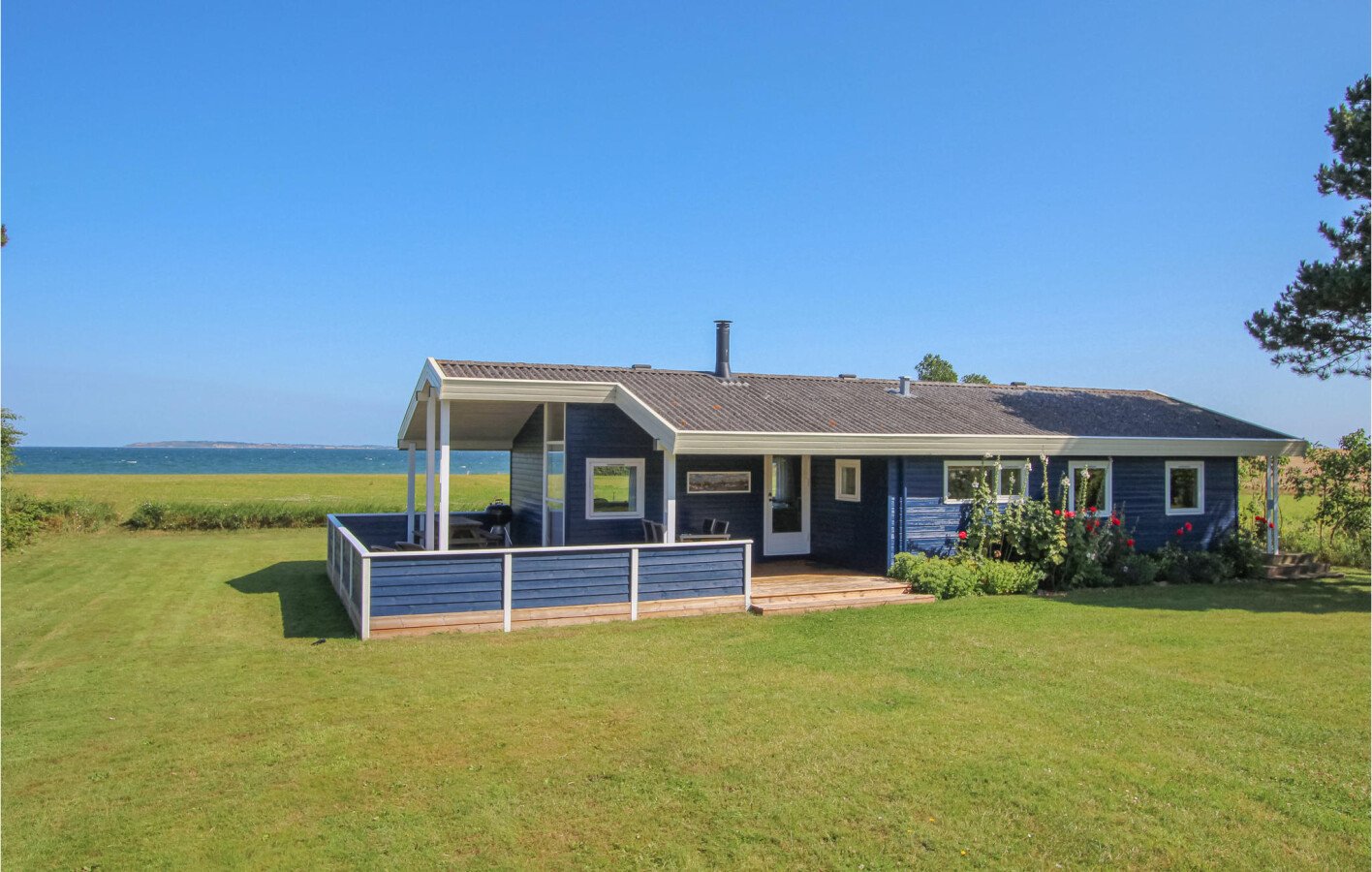 House 3 bedrooms, with sea view