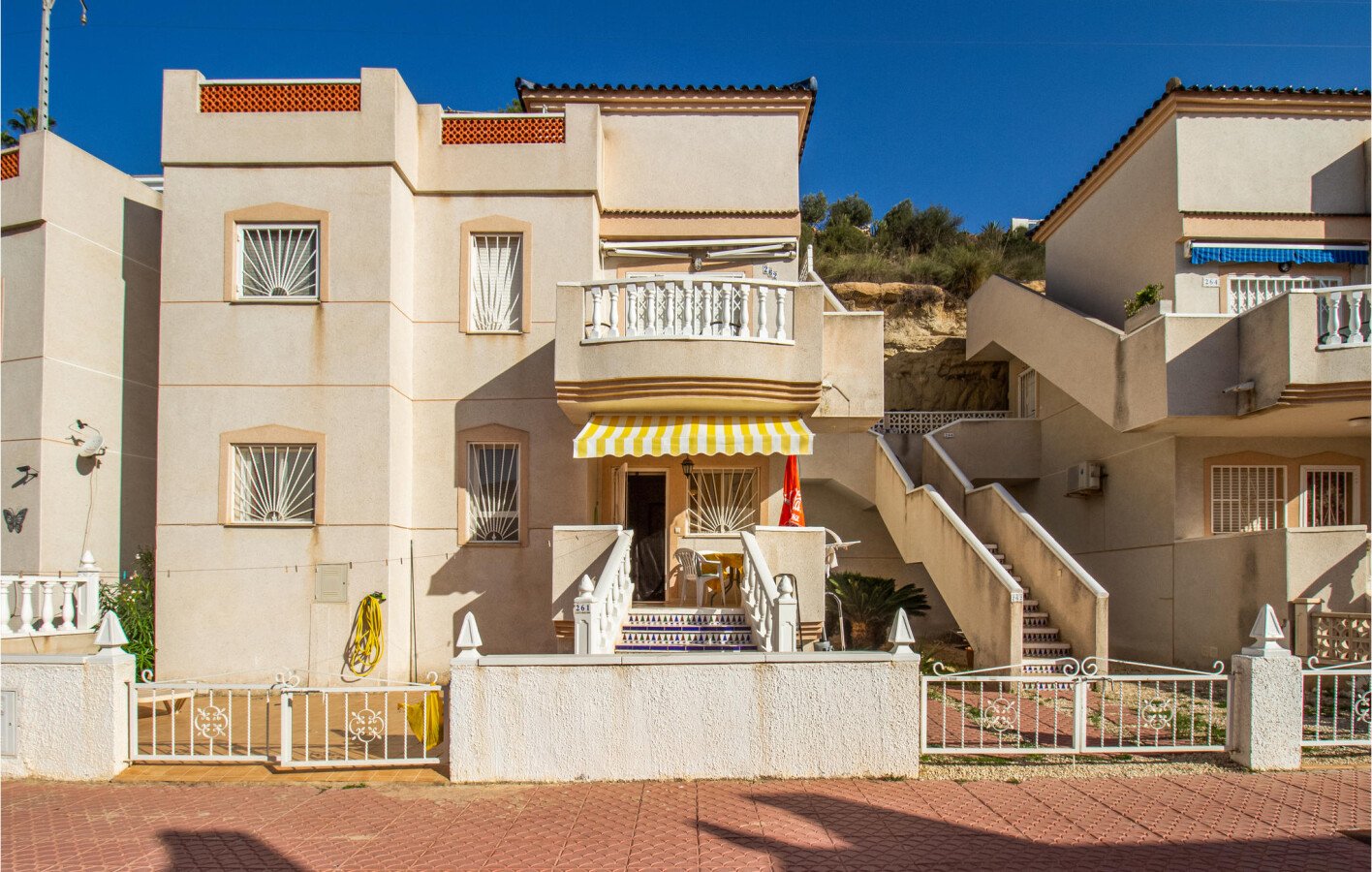 Appartement confortable, 2 chambres, avec piscine