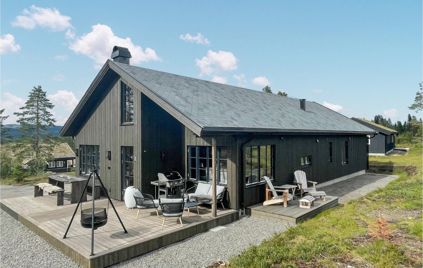 House 5 bedrooms, with fireplace