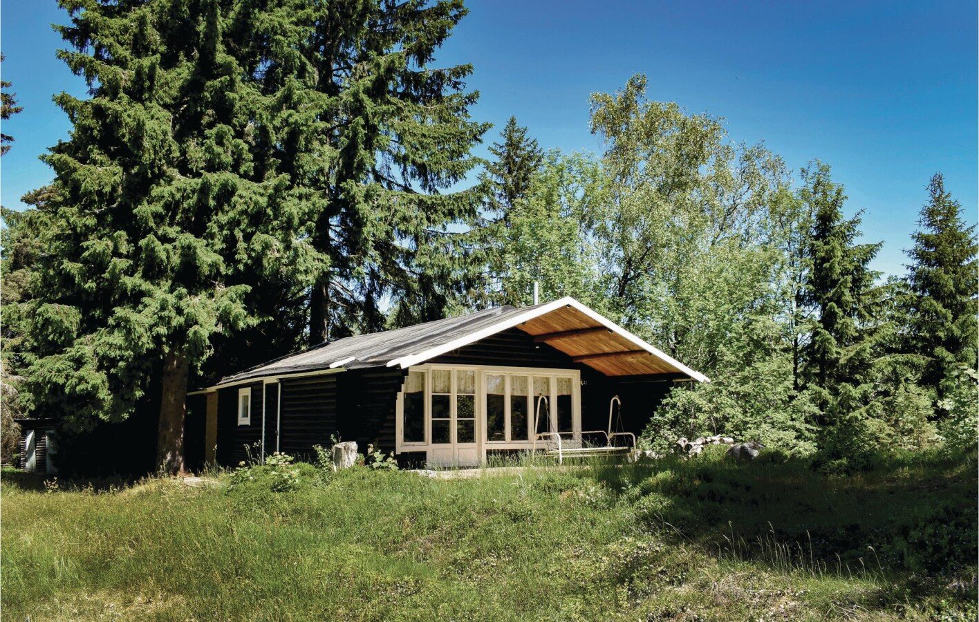 House 2 bedrooms, with fireplace