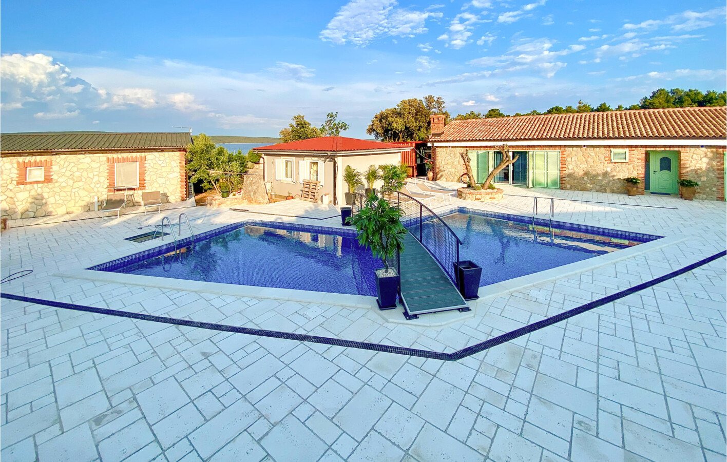 Casa 3 camere, con vista mare