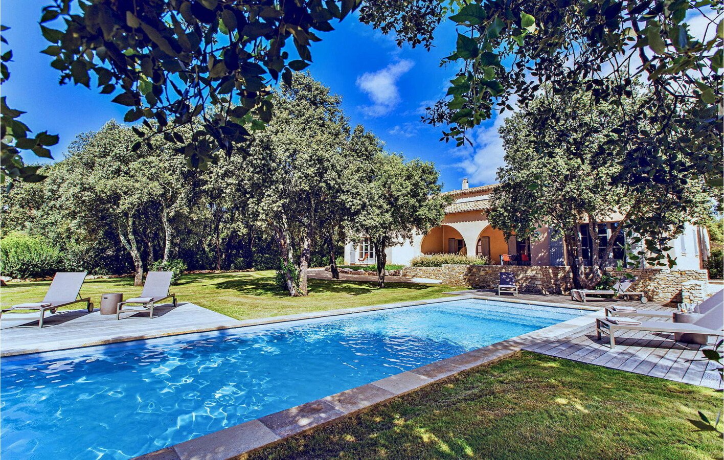 Maison de campagne confortable, 5 chambres, avec piscine