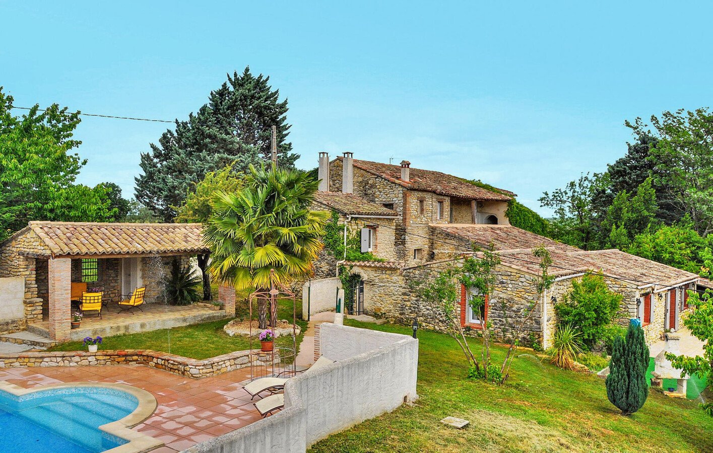 Maison de campagne moderne, 8 chambres, avec piscine