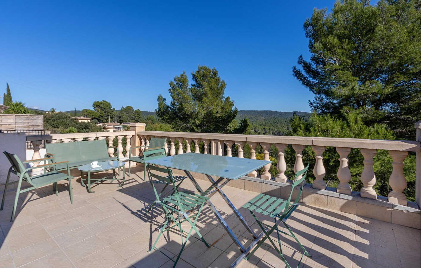 Appartement moderne, 3 chambres, avec jardin