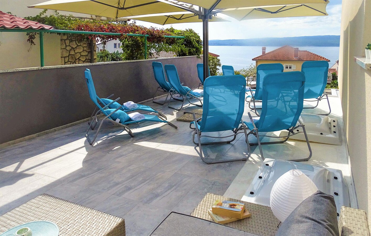 Appartement moderne, 3 chambres, avec vue sur mer