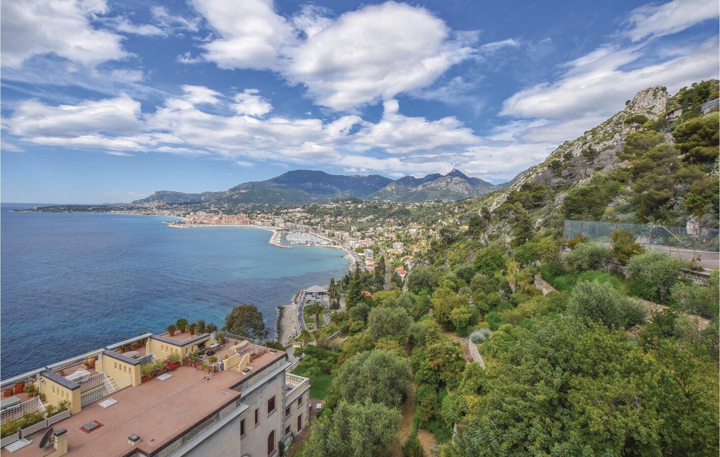 Casa 2 camere, con vista mare